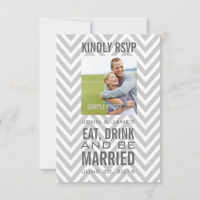 Grå Chevron Ät Drick Var Gift Bröllop RSVP OSA Kort (Framsida)