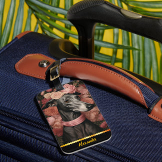 Grå greyhound omgiven av blomning i ro bagagebricka