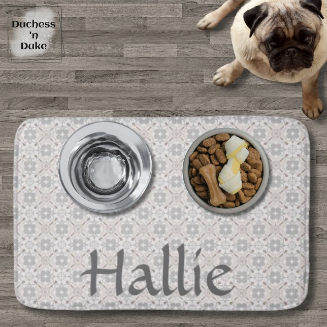 Grå personlig matta av spansk platta för husdjur (Dog Food Bowl - Gray Spanish Tile Personalized)