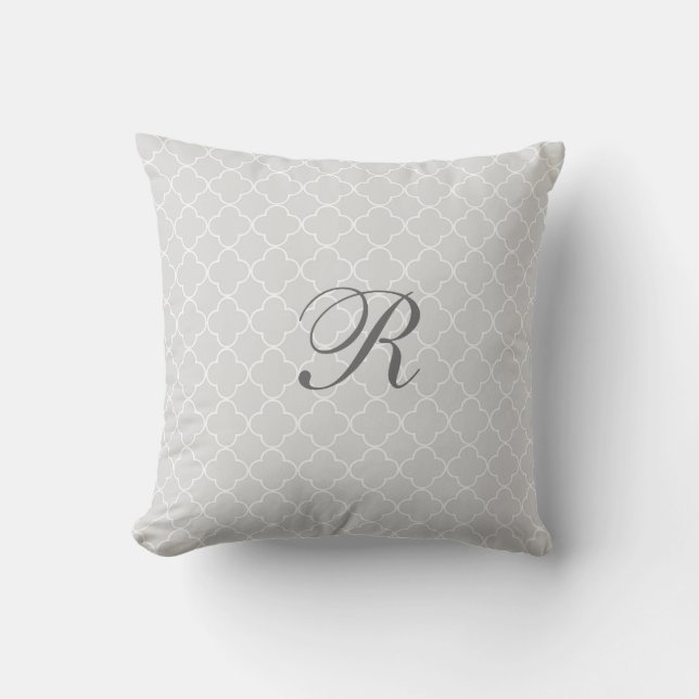 Grå Quatrefoil Mönster Monogram Kudd Kudde (Framsida)