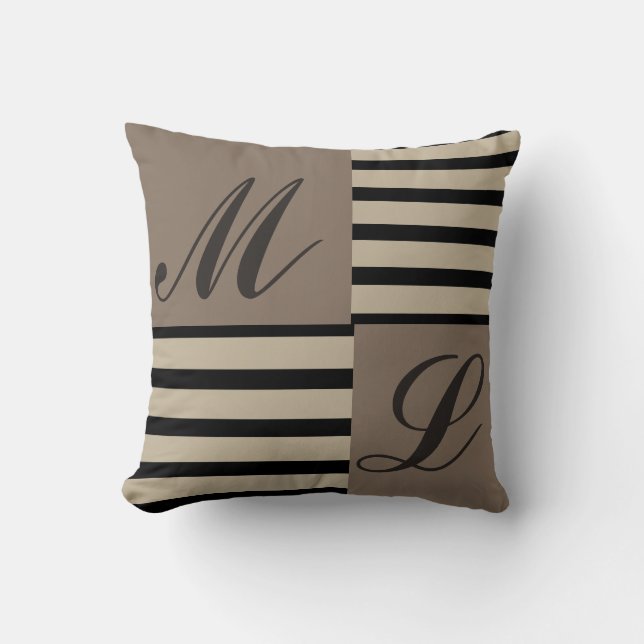 Grå svarta och beige ränder Monogram Kudde (Framsida)