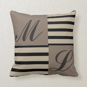 Grå svarta och beige ränder Monogram Kudde
