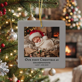 Gråa mor- och farföräldrars första jul bebis foto julgransprydnad keramik