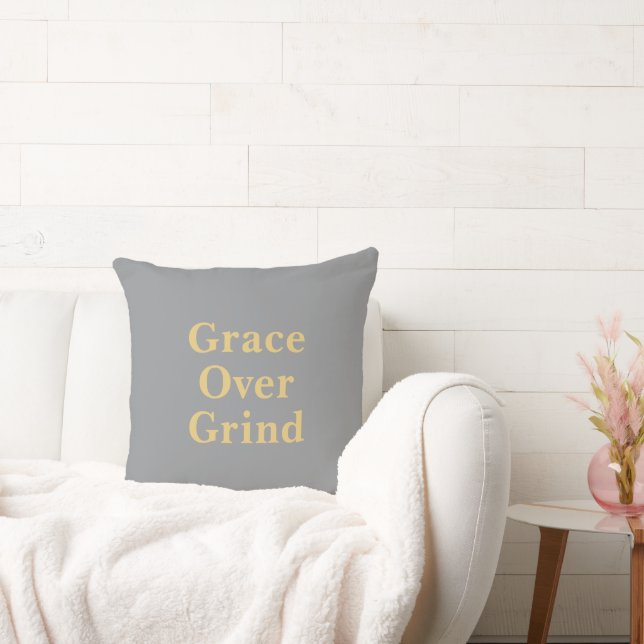 Grace Over Grind Minimalist Quote Grey  Kudde (Soffa)