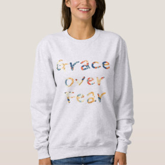 Grace över rädslans kvinnor t shirt