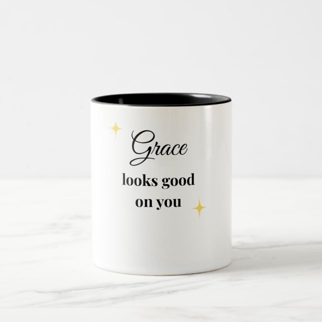 Grace ser bra ut på dig | Feminil inspiration Två-Tonad Mugg (Center)