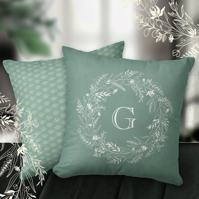 Graceful foliage circle featuring letter G Kudde (Skapare uppladdad)