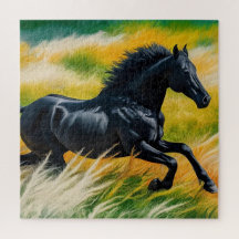 Gracful Black Horse Galloping i Vibrant Fält i