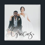 Gracias Photo Tack Favor Magnet<br><div class="desc">Gracias föredrar magneter för dina gäster i bröllop med ditt foto och namn. Besök vår affär för att se alla våra bröllopsprodukter.</div>