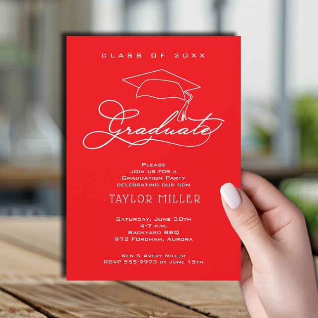 Grad Cap Red Studentfest Inbjudningar (Elegant white script and grad hat red graduation party invitations)
