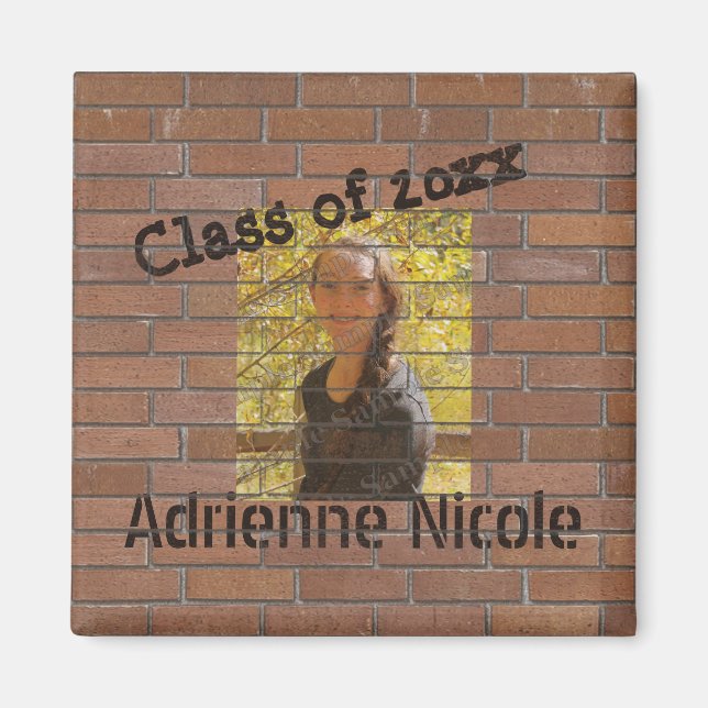 Grad Graffiti Photo on Bricks Anpassade Magnet (Framsidan)