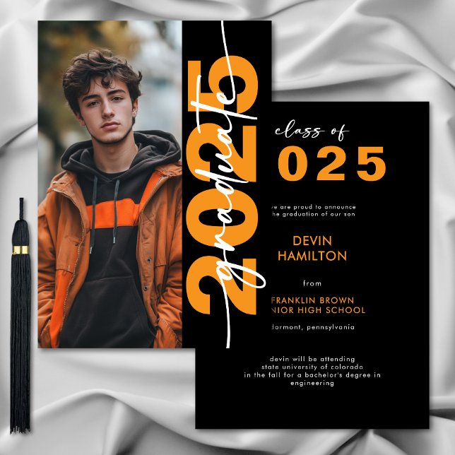 Grad-meddelande om modern fet Orange-typografi Inbjudningar (Modern Bold Orange Typography Grad Announcement)
