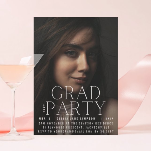GRAD PARTY | Vit Modern Script College Inbjudningar (Skapare uppladdad)