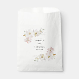 Grädde och vattenfärgsblommor