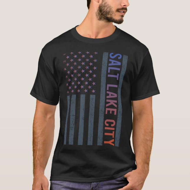 Gradient American Flagga Salt Sjö City T Shirt (Framsida)