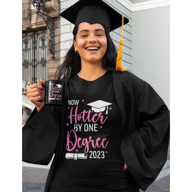 Graduado Universitario con regalo de 1 Grado Linda T Shirt (Skapare uppladdad)