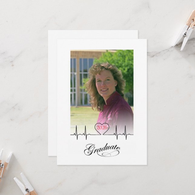Graduation Announcement for a Nurse - heartline  Kort (Fram/Back In Situ)