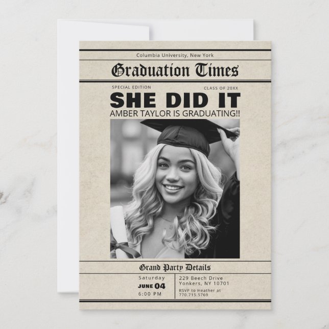 Graduation Newspaper She Did It B&W Photo Inbjudningar (Framsida)