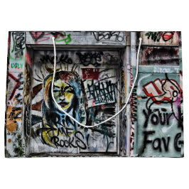 Graffiti Coola Modern Urban Street Art