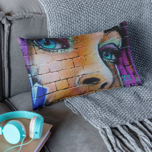 Graffiti Girl Lila Blue Söt Ögon Monogram Prydnadskudde
