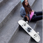 Graffiti grunge Skateboard med namn för tonåringar<br><div class="desc">Grunge, men elegant den här skateboard är perfekt för tonåringar som gillar att skateboard utomhus och även vara finare. Underbar som födelsedagspresent eller något annat tillfälle. Du kan anpassa den med ett namn eller något annat som "Vänd det" eller "Fred". Kontakta mig om du behöver justera den mer eller lägga...</div>