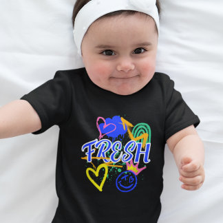 Graffiti-Inspired w/Hearts, Krona och Arrows T Shirt