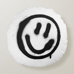 Graffiti leende ansikte-emoticon i svart på whites rund kudde