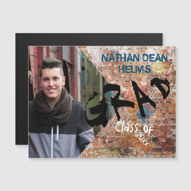 Graffiti on Brick Wall Grad Photo Magnetic Card (Fram/baksida)