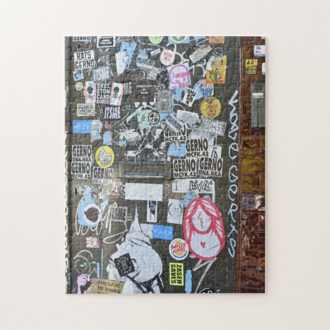 Graffiti Street Art Shoreditch Hackney London UK Pussel (Vertikal)