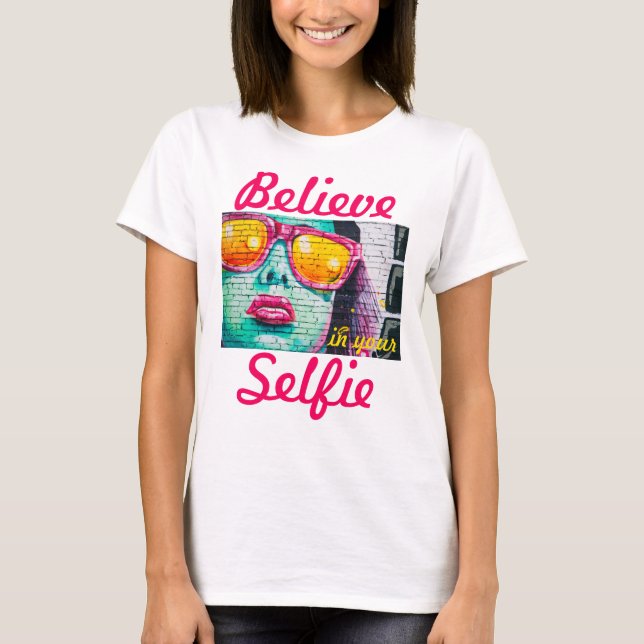 Graffitti Selfie Shirt Tee Shirt (Framsida)