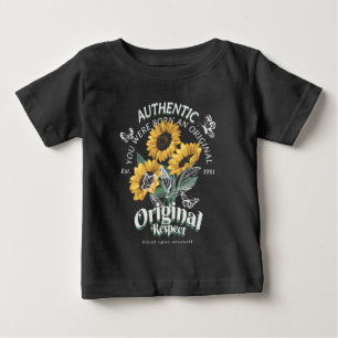 Grafik av solblommor och fjärilar t shirt