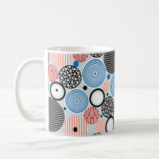 Grafik mönster i flerfärgade cirklar av olika färg kaffemugg