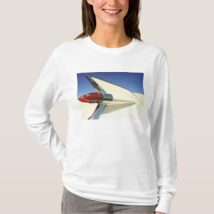 Grafik: Närbild på fenan och baklyktan på Tee Shirt