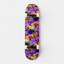 Grafiskt tryck med färgsprut på skateboard