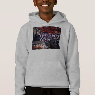 Grafitti i grått t-shirt