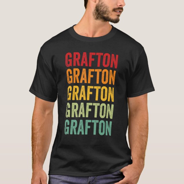 Grafton County New Hampshire Rainbow Text Design T Shirt (Framsida)