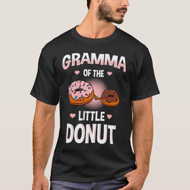 Gramma Of The Little Donut Gender Reveal Announcem T Shirt (Framsida)
