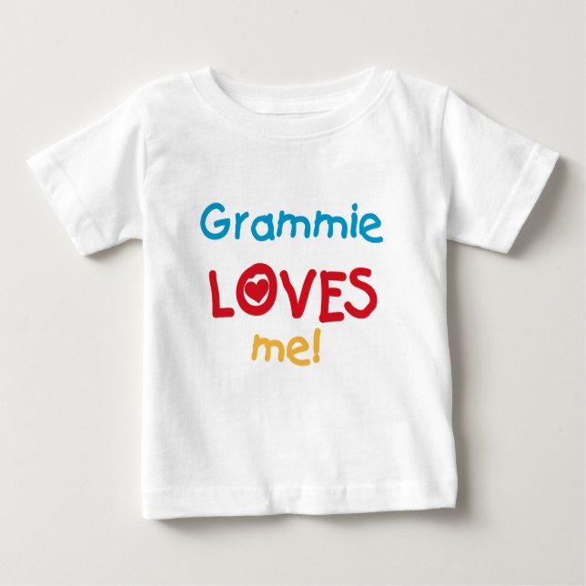 Grammie älskar mig T-tröja och gåvor T Shirt (Framsida)