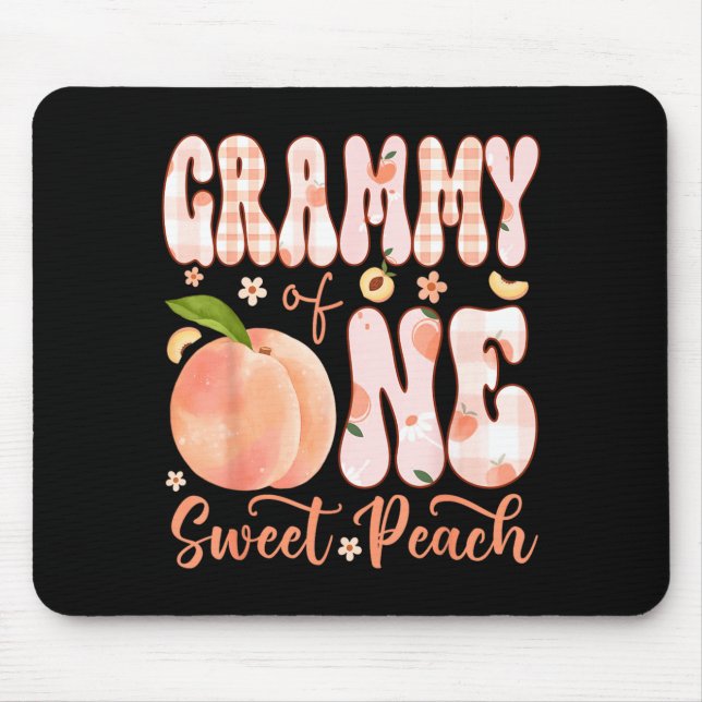Grammy av One Sweet Peach 1-års födelsedagsfirande Musmatta (Framsidan)