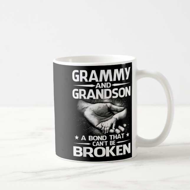 Grammy och morson en obligation som inte kan bryta kaffemugg (Höger)