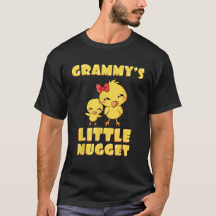 Grammy s Little Nugget Chicken Älskare farmma Moth T Shirt