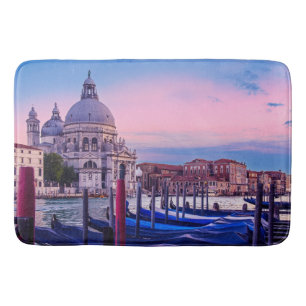 Grand Canal med gondolas och kyrkan i Venedig Badrumsmatta