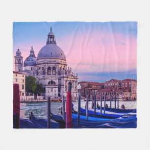 Grand Canal med gondolas och kyrkan i Venedig Fleecefilt