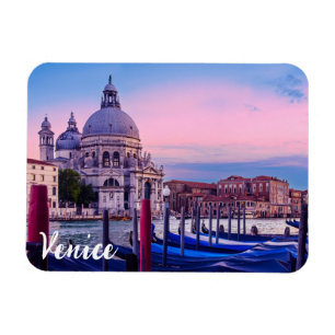 Grand Canal med gondolas och kyrkan i Venedig Magnet