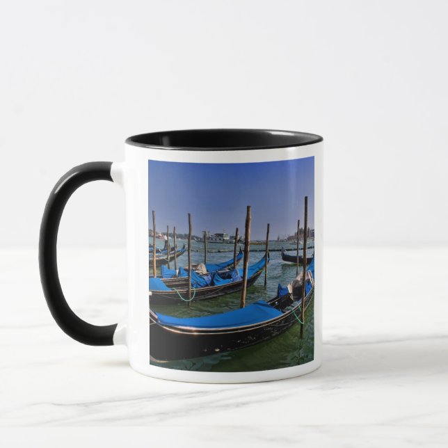 Grand Canal-vatten med gondoler på rad Mugg (Vänster)
