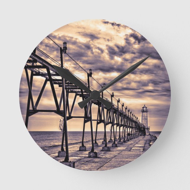 Grand Haven fyr och pier, Grand Haven Rund Klocka (Framsida)