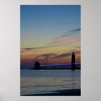 Grand Haven Lighthouse och Pier på natten Poster