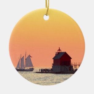Grand Haven Outer Lighthouse och Frakt Julgransprydnad Keramik