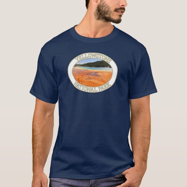 Grand Prismatic Vår vid nationalparken Yellowstone T Shirt (Framsida)