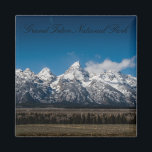 Grand Teton nationalpark Magnet<br><div class="desc">Ta hem skönheten hos Grand Teton-topparna med den här samlingen. Anpassa texten för en personlig-present.</div>